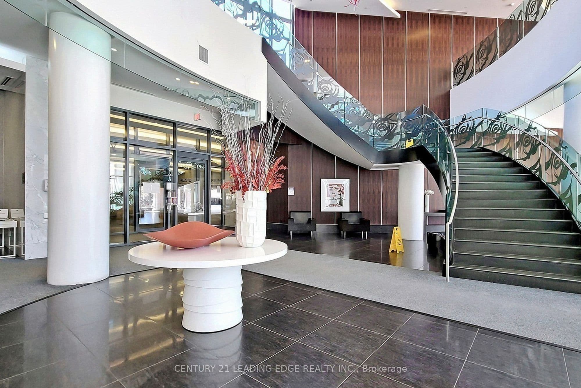 5162 Yonge Street 102, Toronto, ON M2N 0E9