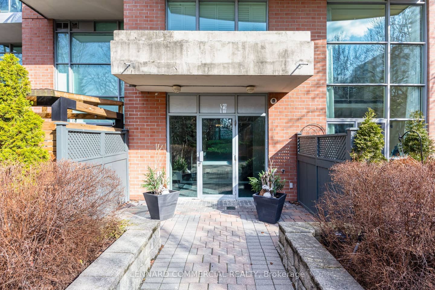 200 Manitoba Street 417, Toronto, ON M8Y 3Y9
