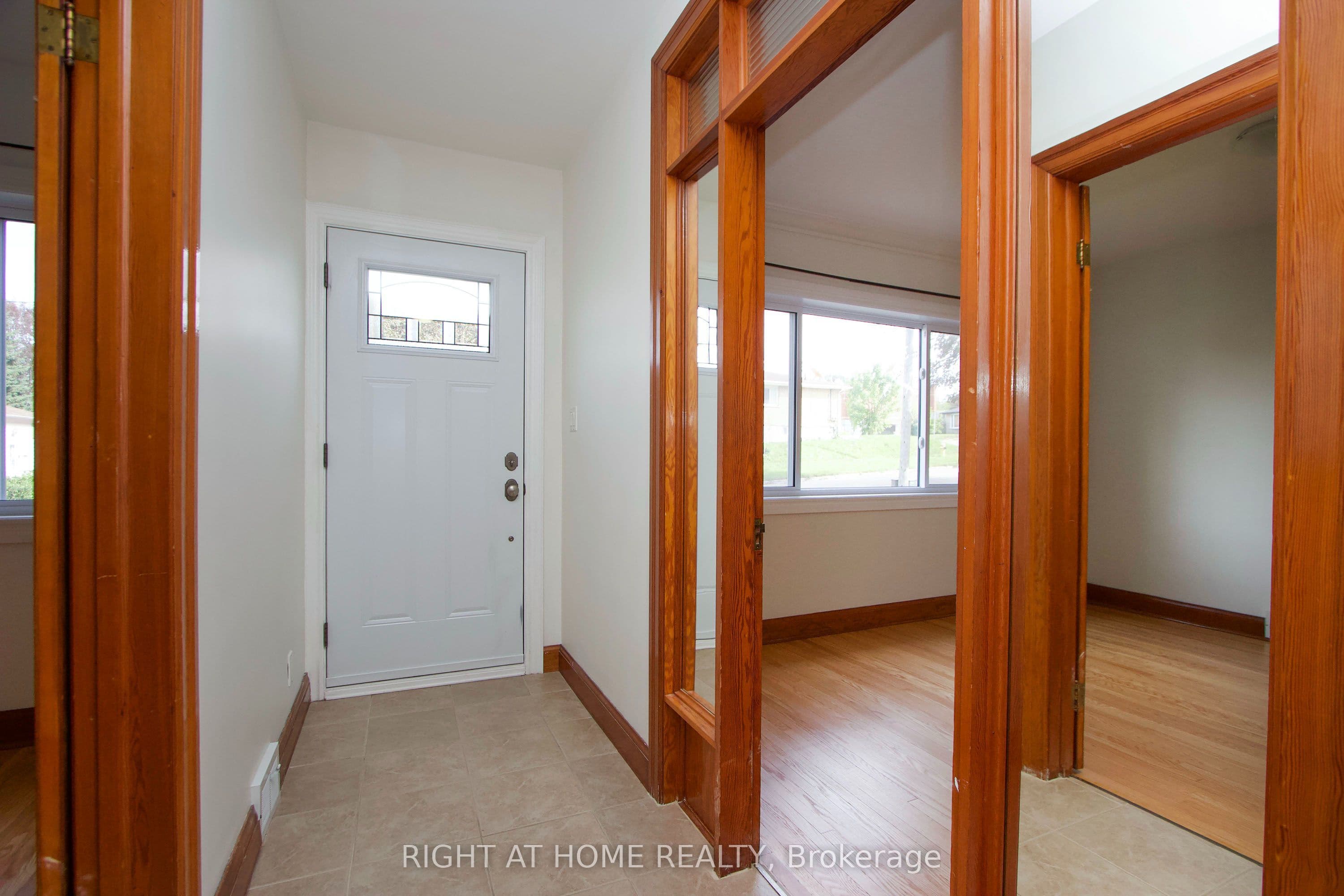 488 Cromwell Avenue, Oshawa, ON L1J 4V2