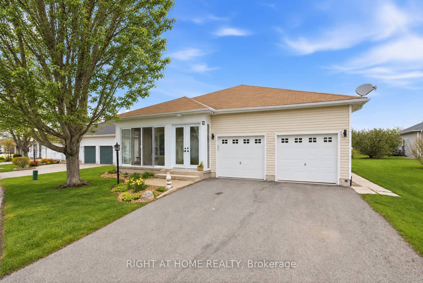 5 Park Place Lane, Clarington, ON L1B 0B2
