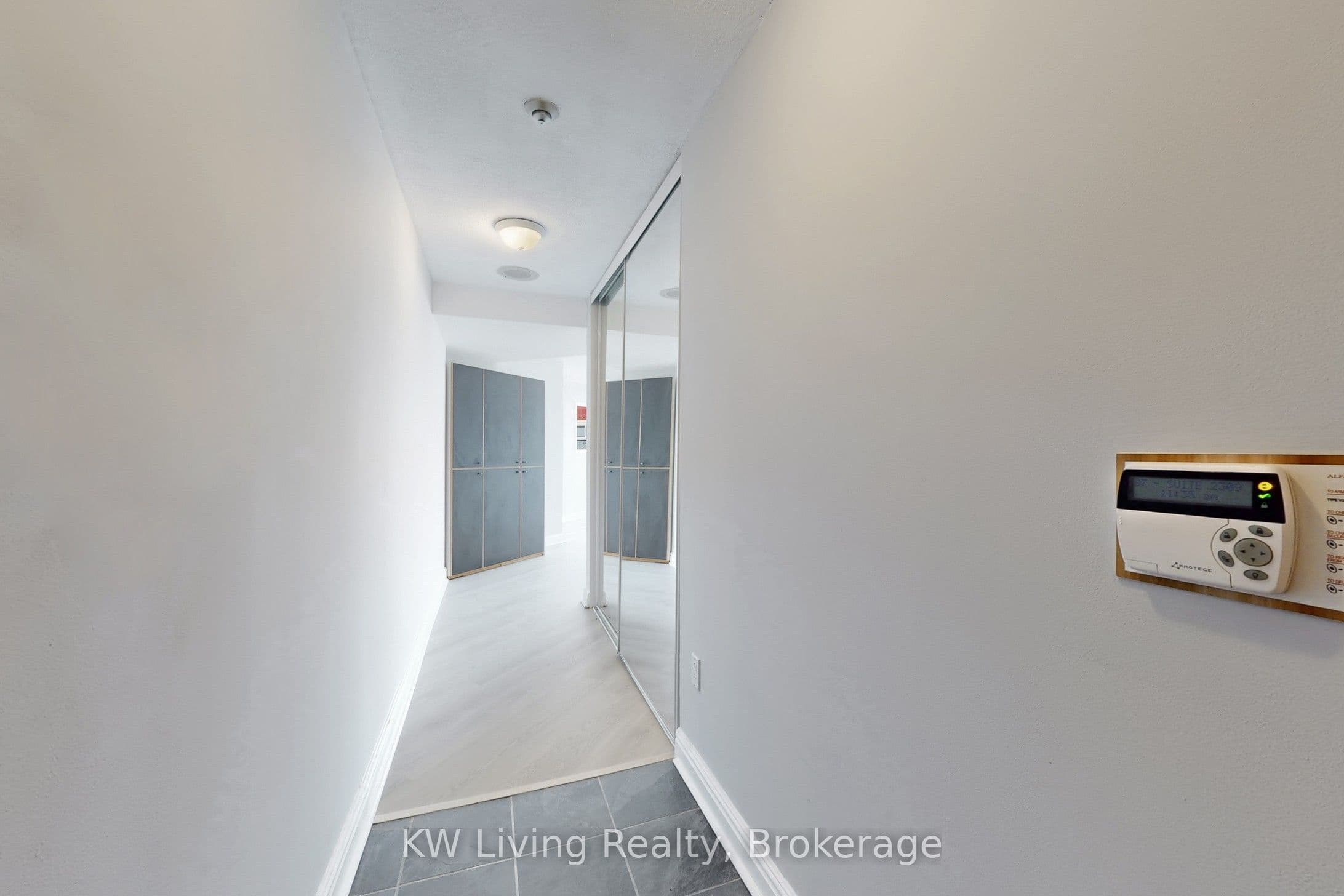 7 Concorde Place 2309, Toronto, ON M3C 3N4