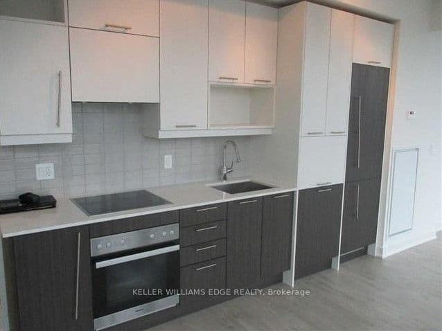 30 Nelson Street 2009, Toronto, ON M5V 0H4