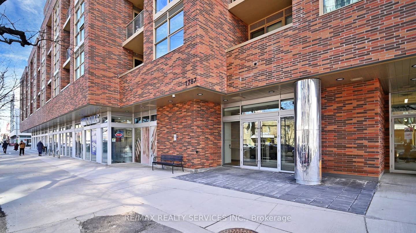 1787 St. Clair Avenue W 102, Toronto, ON M6N 0B7