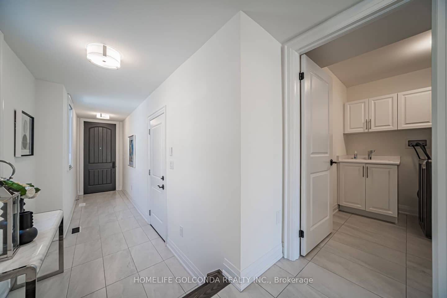 2 Silvermills Lane, Markham, ON L6C 3L5