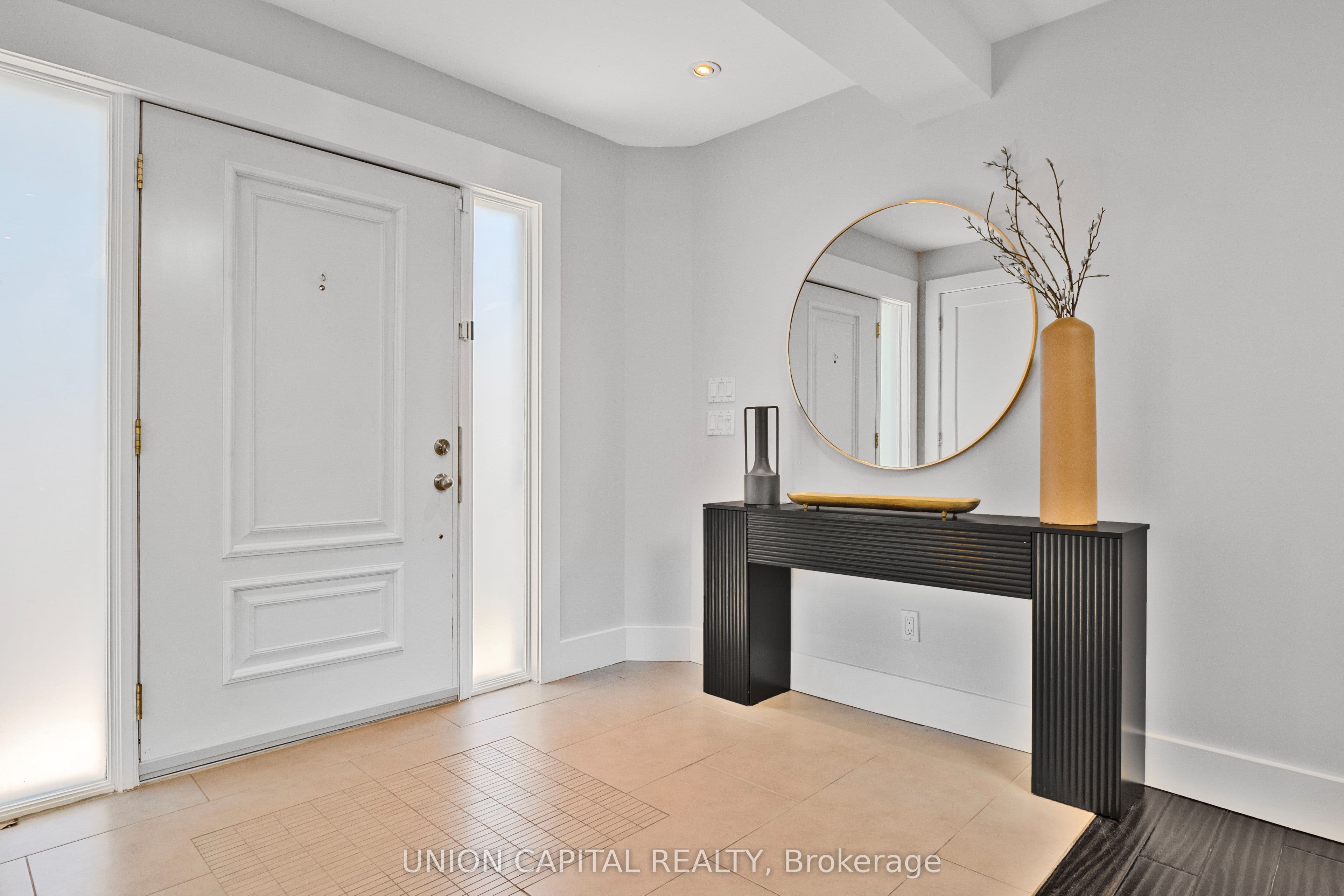 3 Elton Crescent, Toronto, ON M8W 2X9