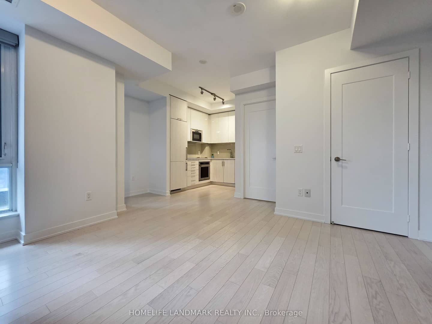 330 Richmond Street W 605, Toronto, ON M5V 0M4