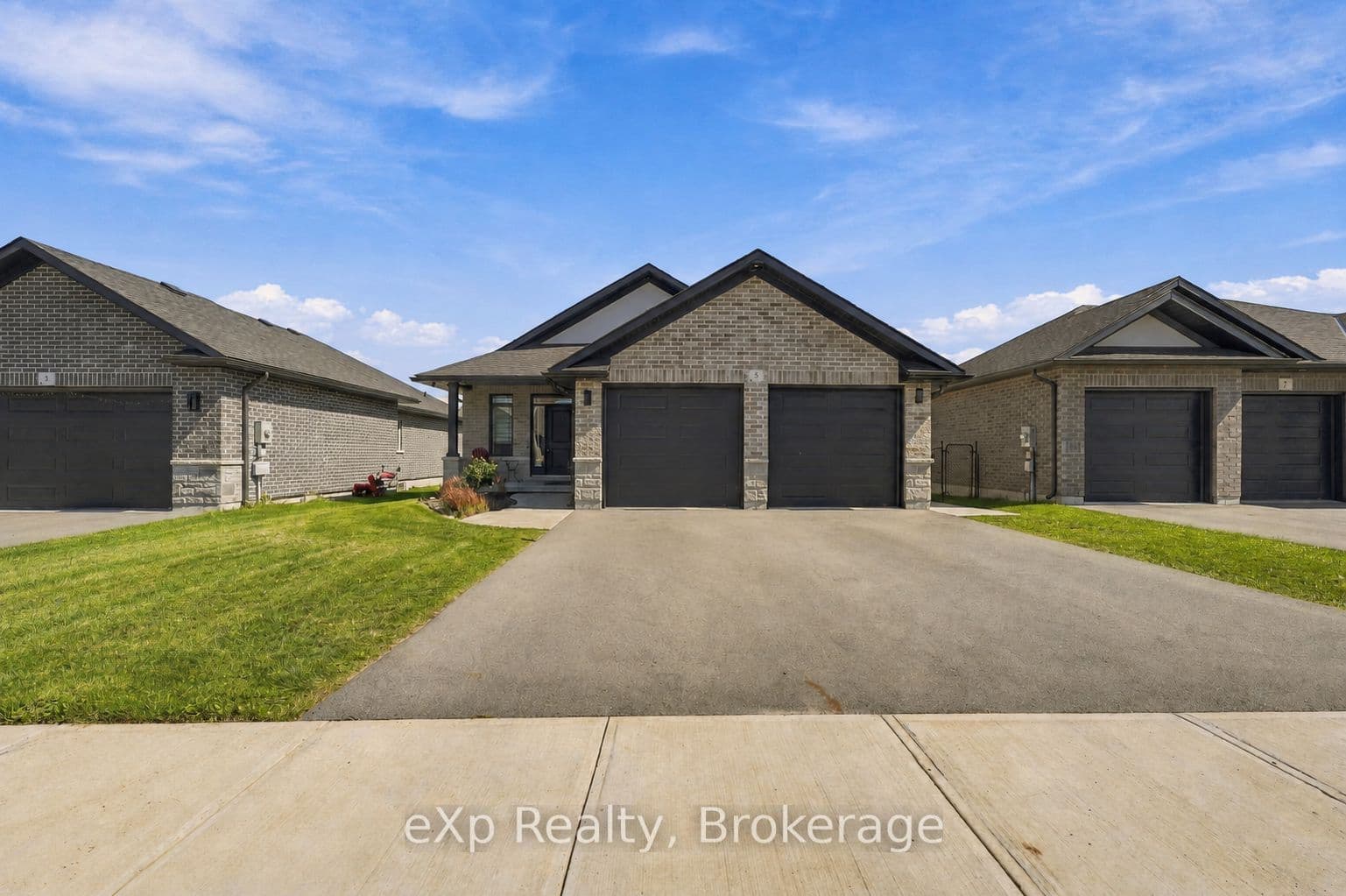 5 Mavety Court, Belleville, ON K8N 0M2