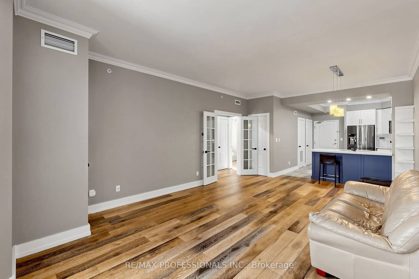 3531 Lake Shore Boulevard W 206, Toronto, ON M8W 1P4