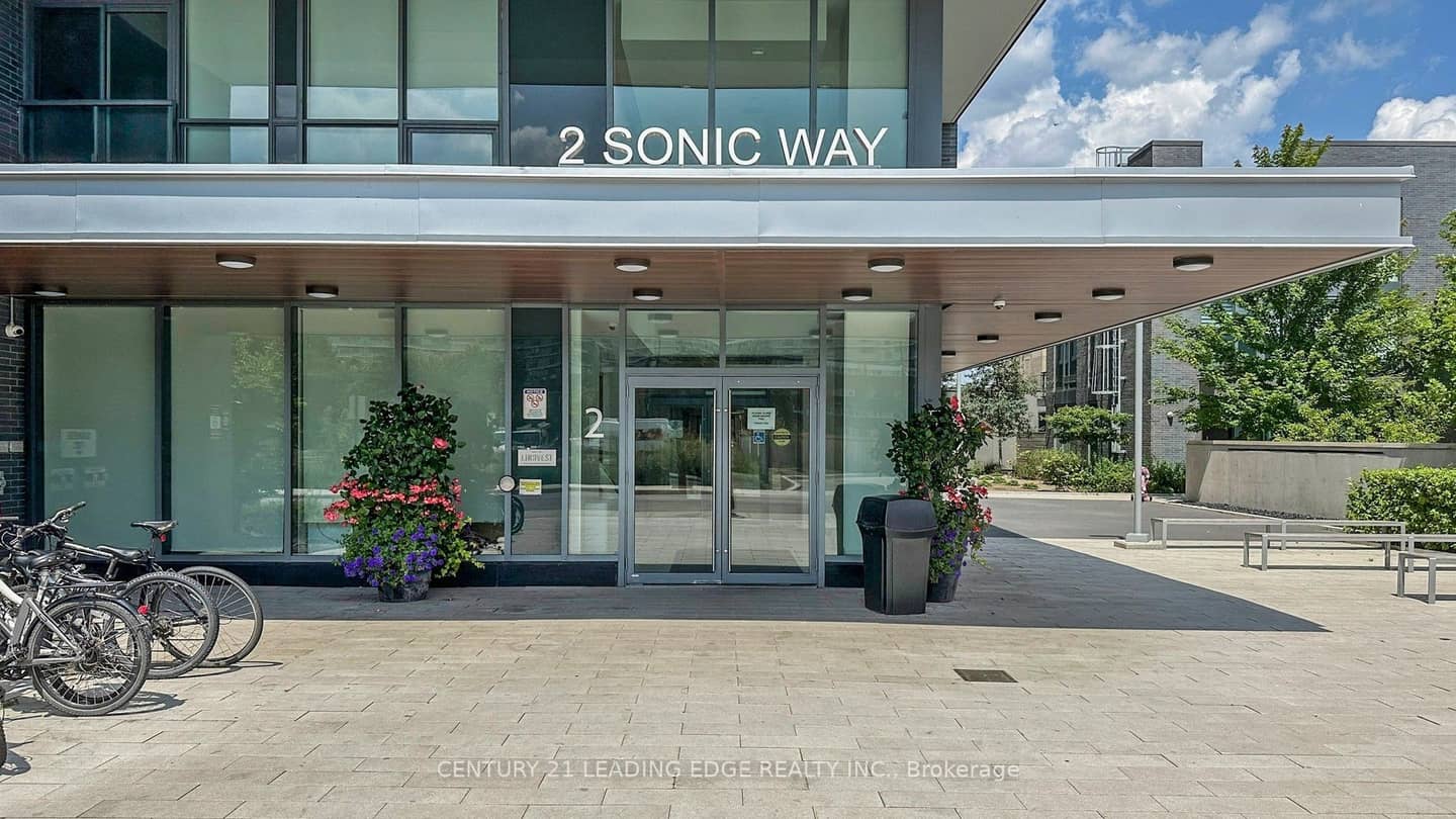 2 Sonic Way 606, Toronto, ON M3C 0P2