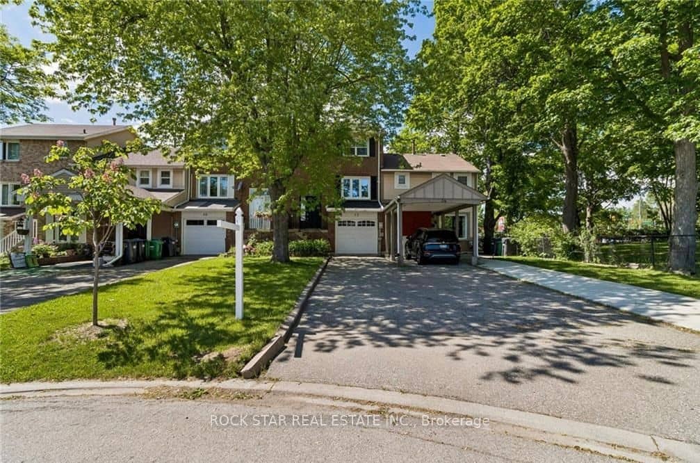 32 Lansing Square, Brampton, ON L6Z 1E6