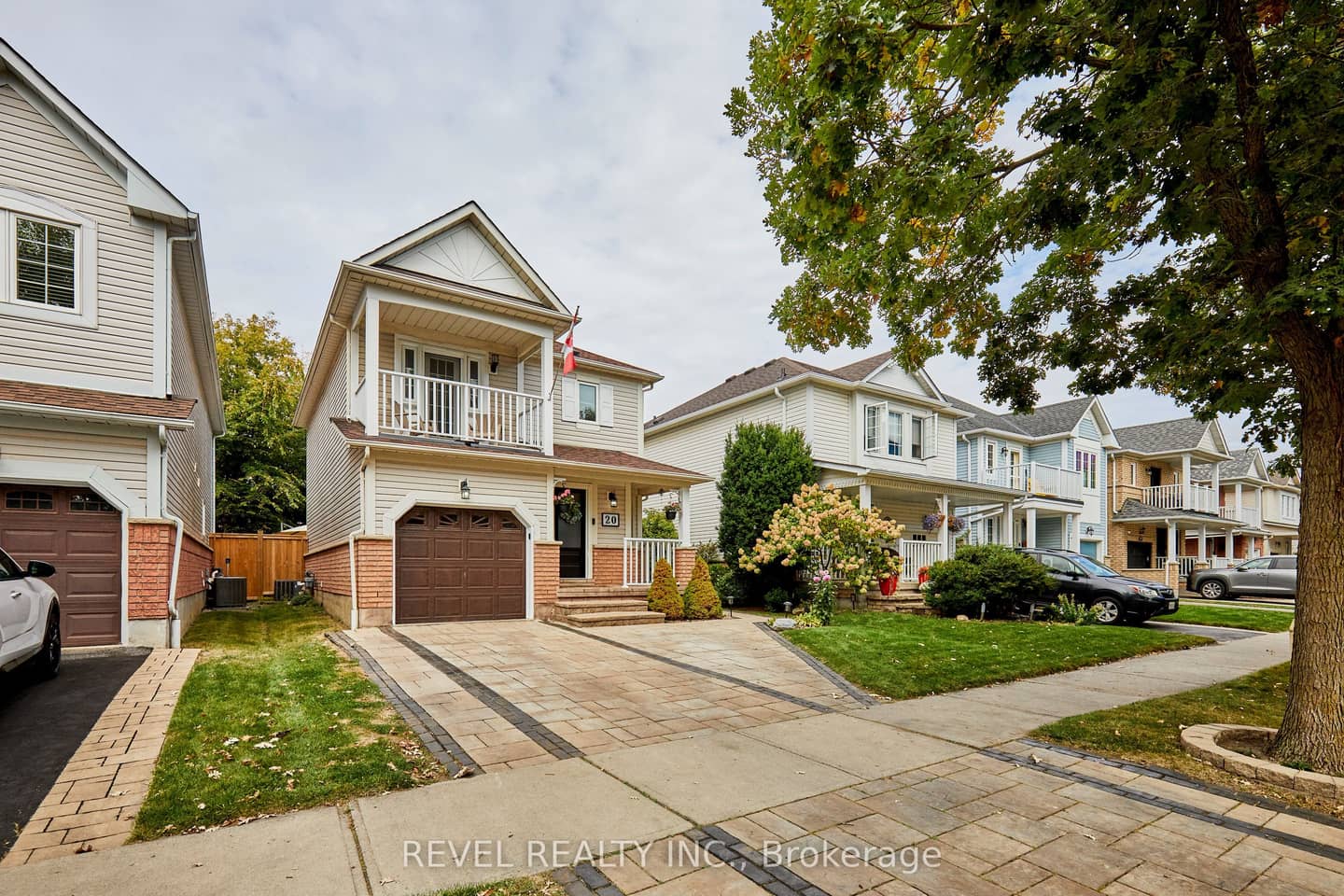 20 Breakwater Drive, Whitby, ON L1N 9R7