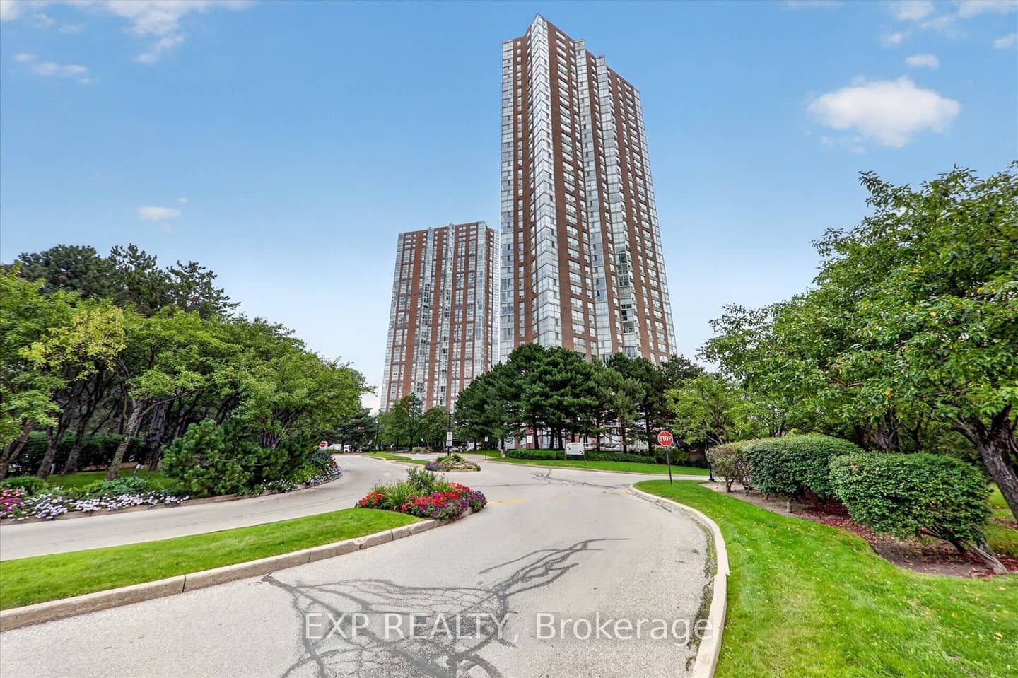7 Concorde Place 2204, Toronto, ON M3C 3N4