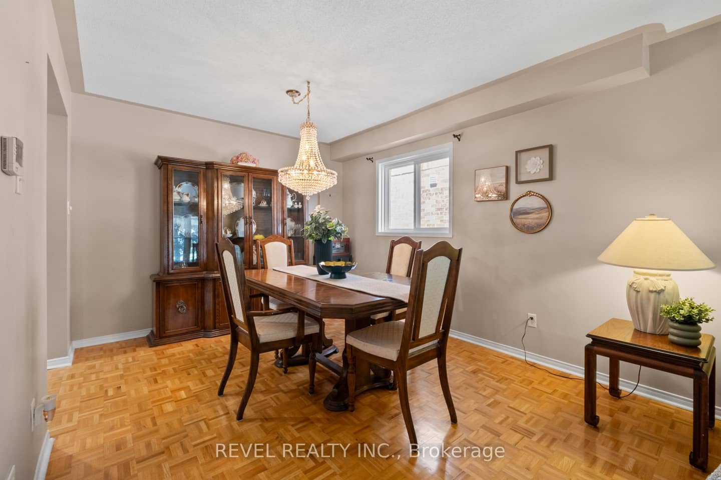 1263 Bantham Street, Mississauga, ON L5V 1Y8