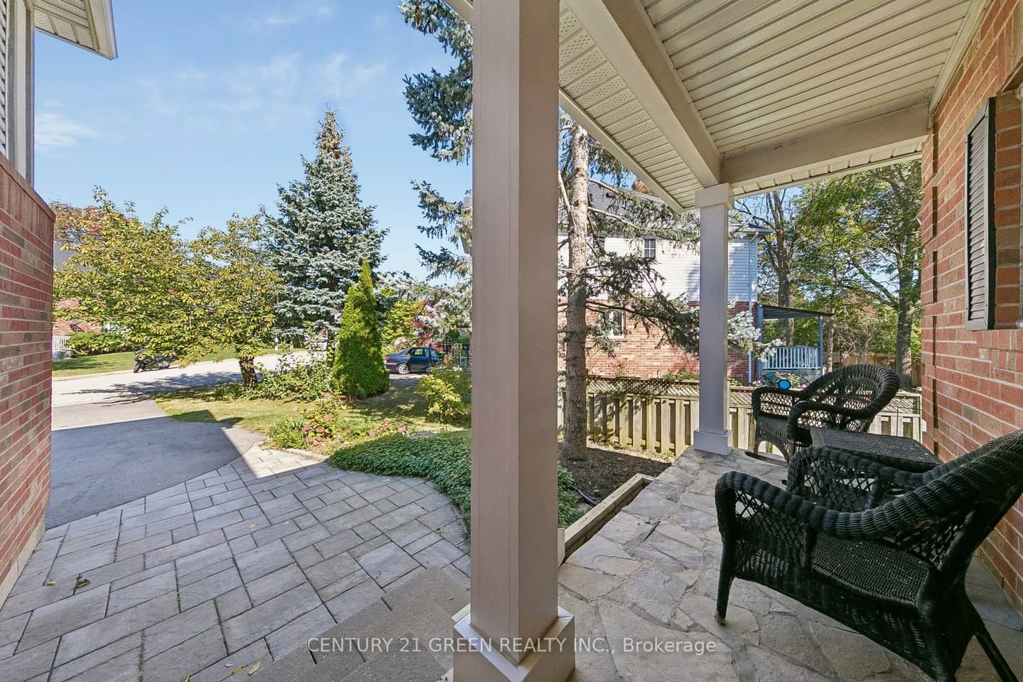 2024 Grovetree Lane, Burlington, ON L7R 4V4