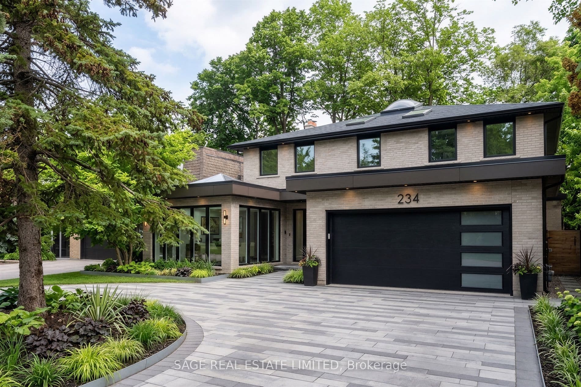 234 York Mills Road, Toronto, ON M2L 1L1
