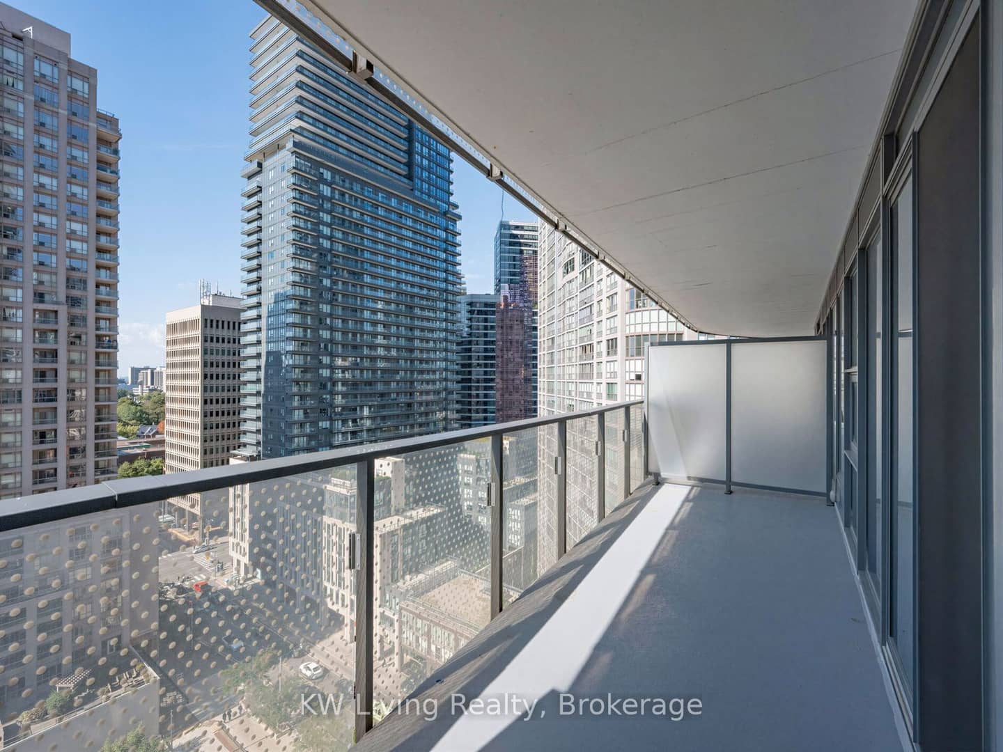 11 Wellesley Street W 1307, Toronto, ON M4Y 0G4