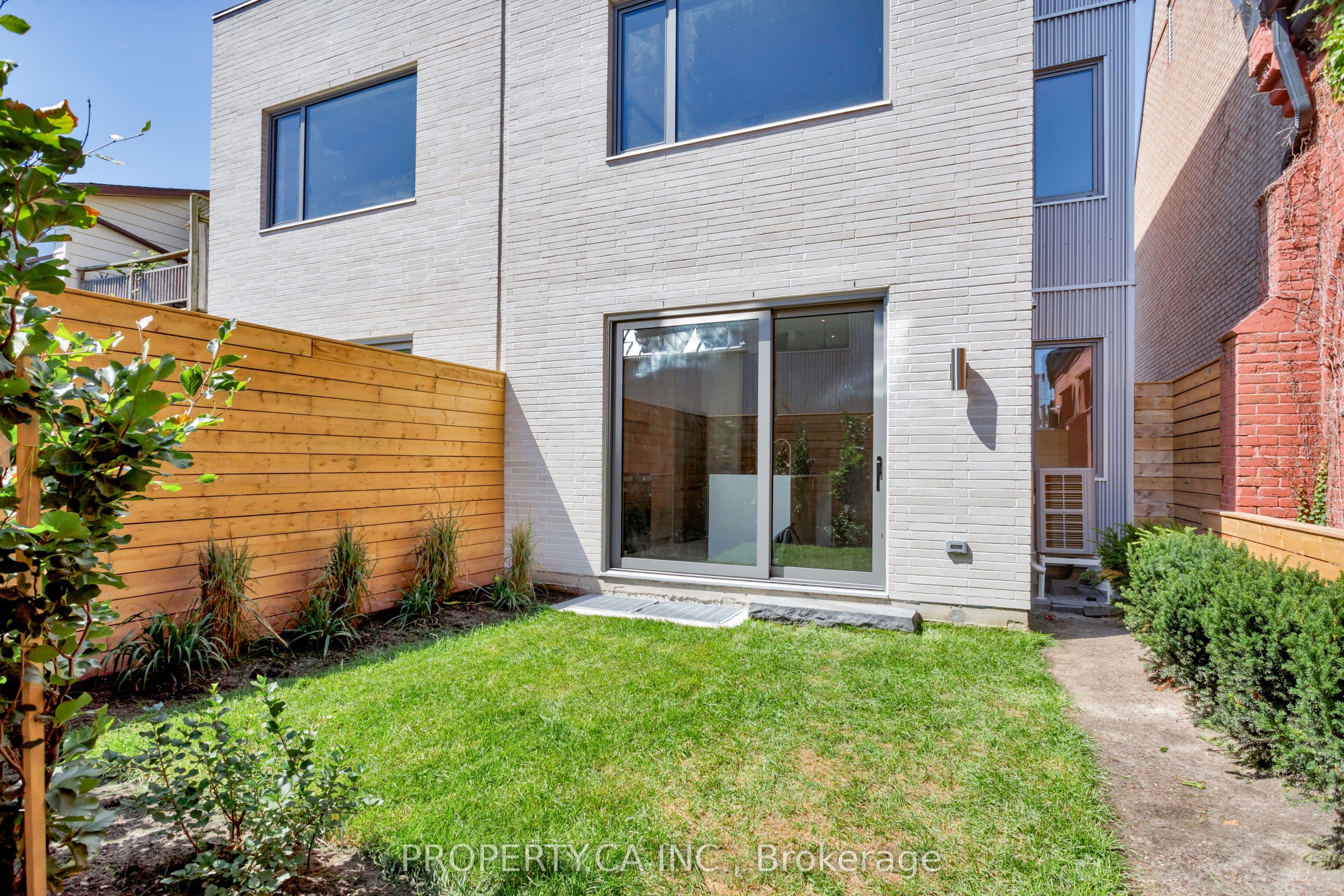 301 Keele Street Unit #2, Toronto, ON M6P 2K5