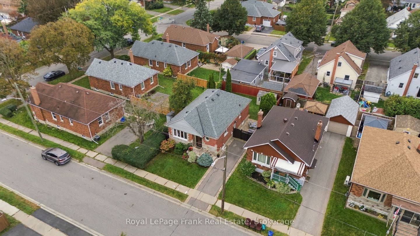 379 Arthur Street, Oshawa, ON L1H 1P2