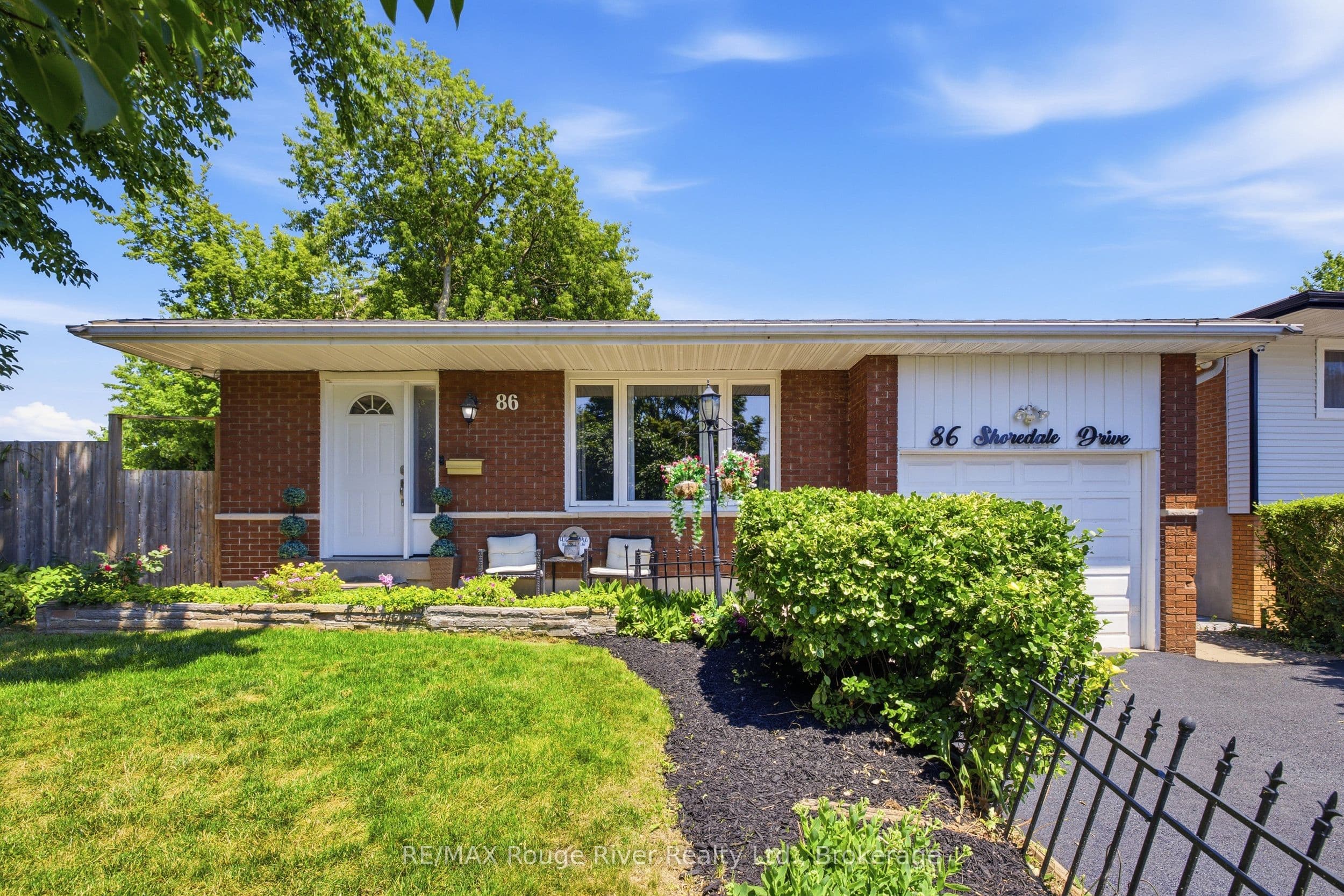 86 Shoredale Drive, Toronto, ON M1G 3S9