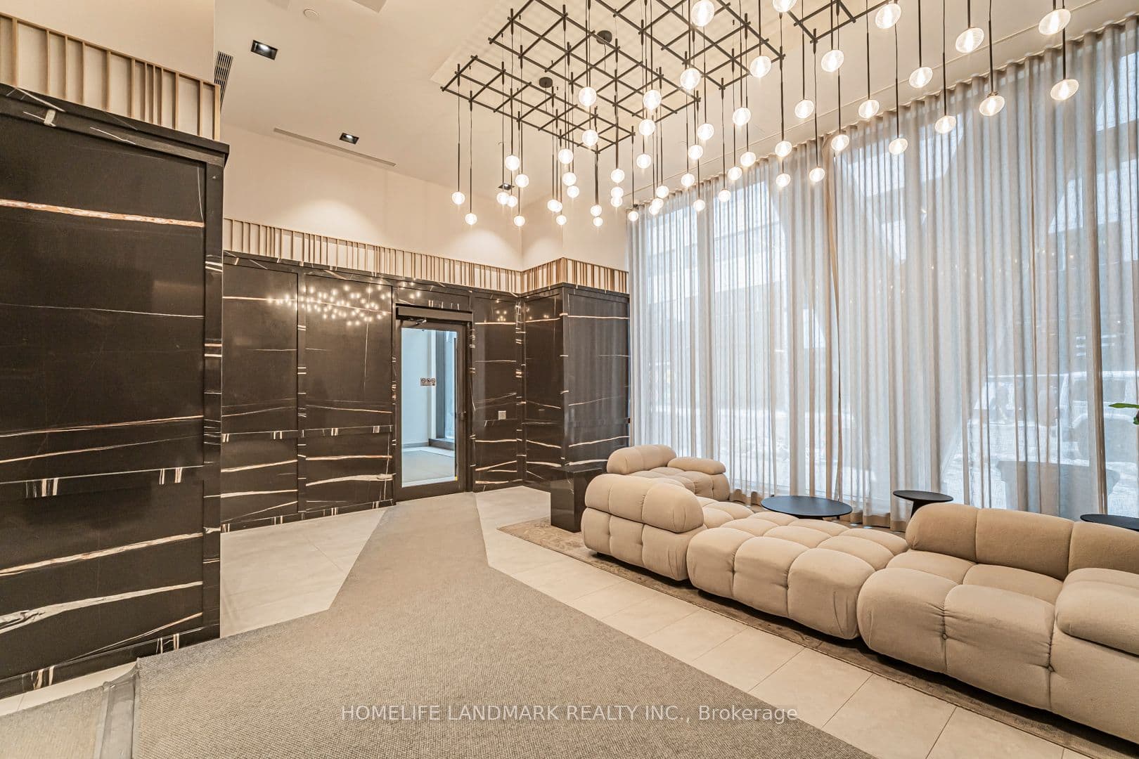 108 Peter Street 1703, Toronto, ON M5V 0W2