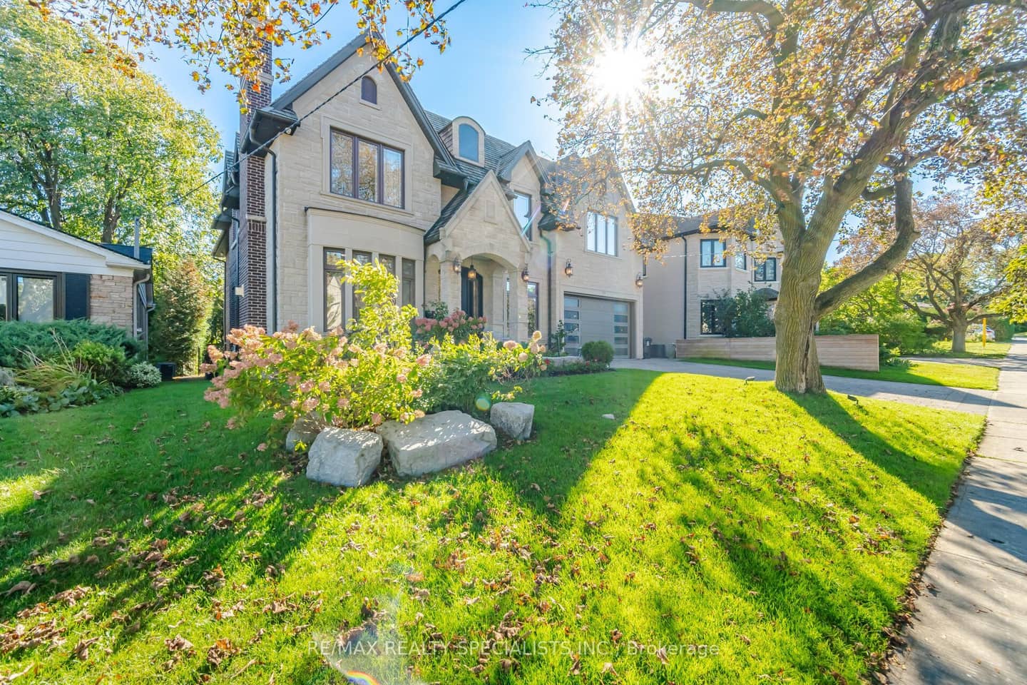 154 Burbank Drive, Toronto, ON M2K 1P1