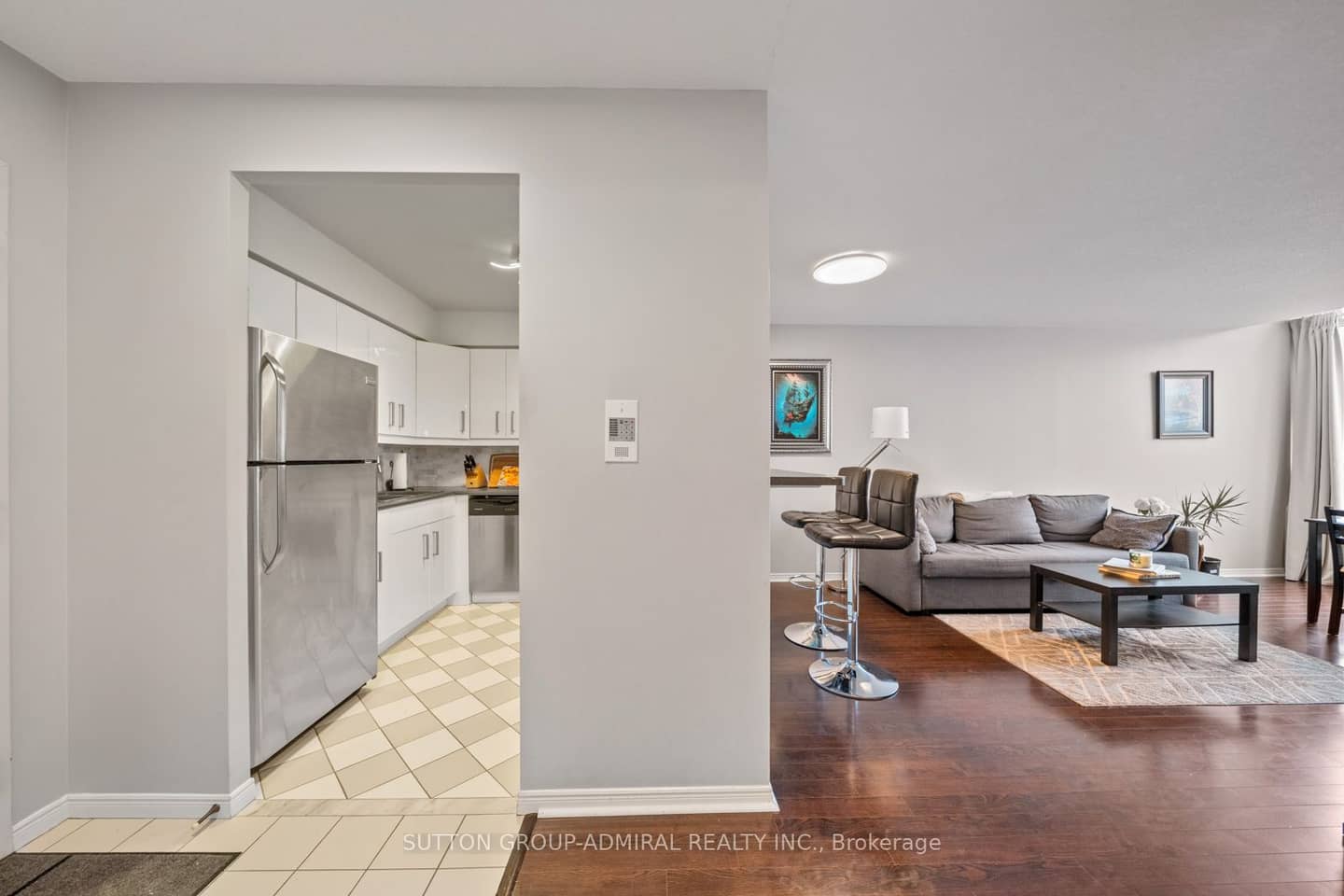 81 Townsgate Drive 1103, Vaughan, ON L4J 8E6