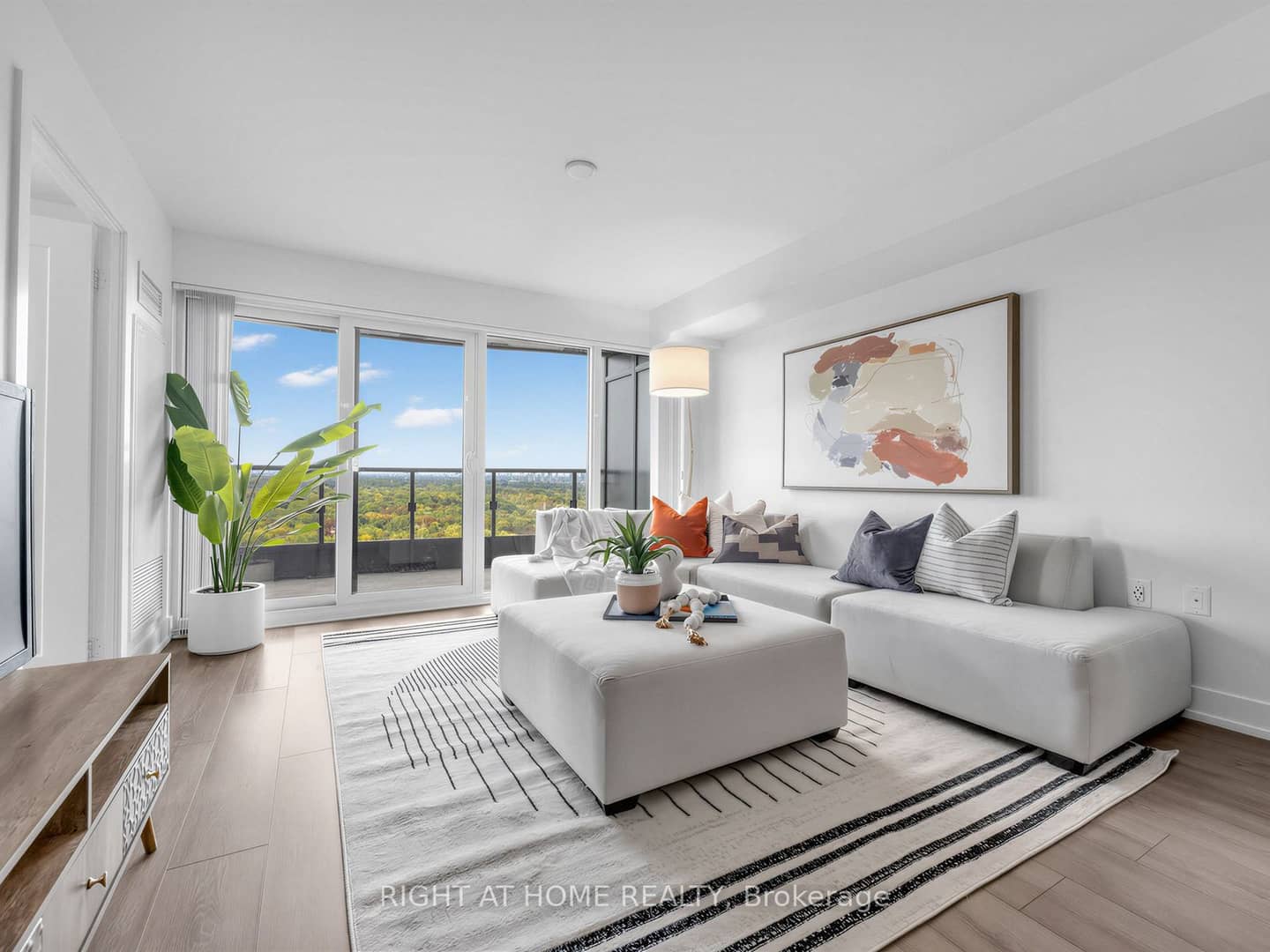585 Bloor Street E 2423, Toronto, ON M4W 0B3
