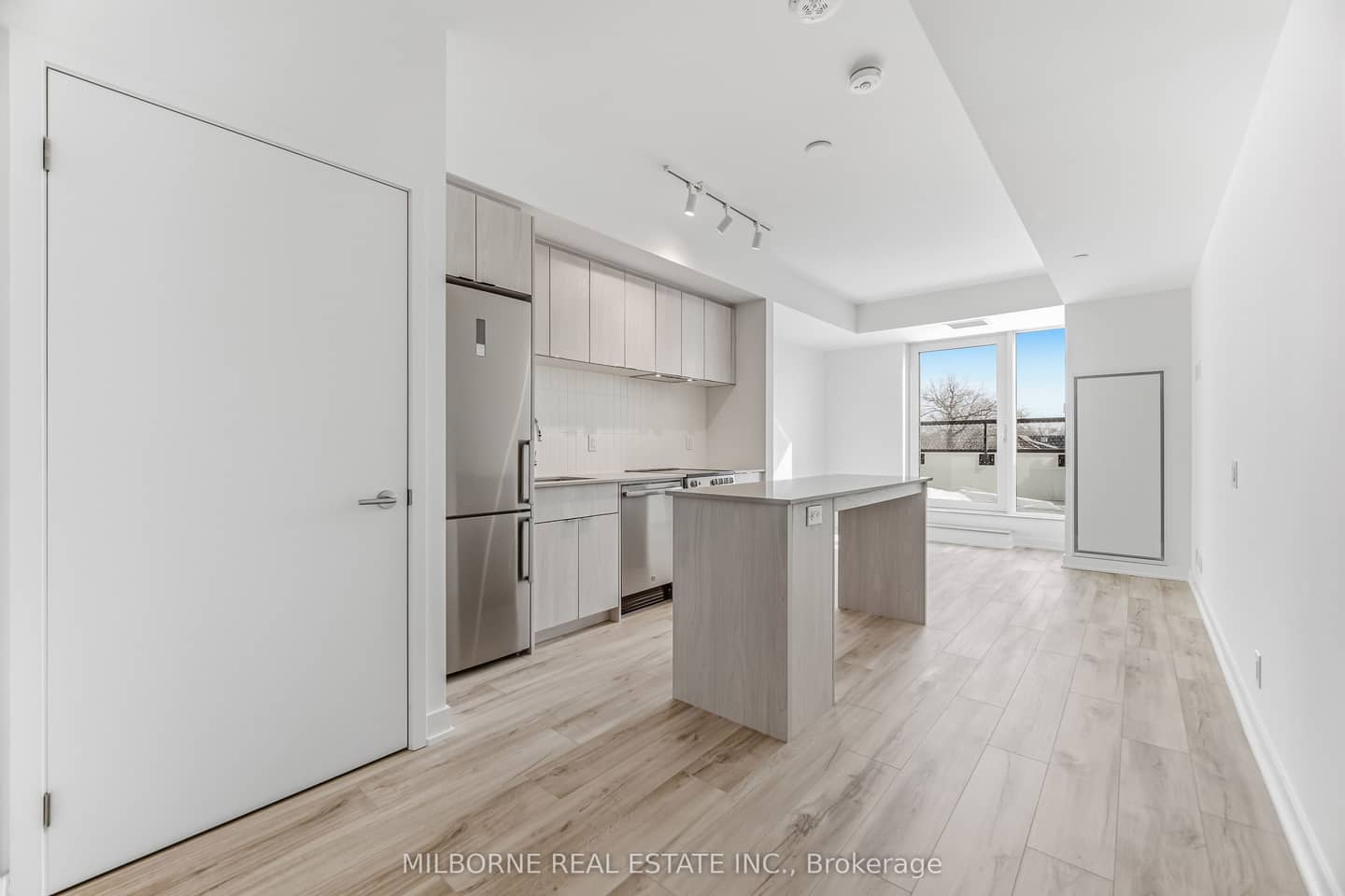 1660 Bloor Street W 510, Toronto, ON M6P 1A8