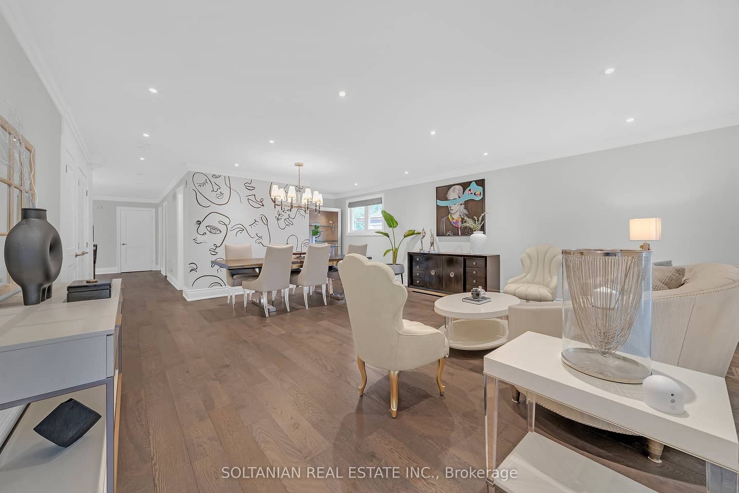 33 Madawaska Avenue, Toronto, ON M2M 2R1