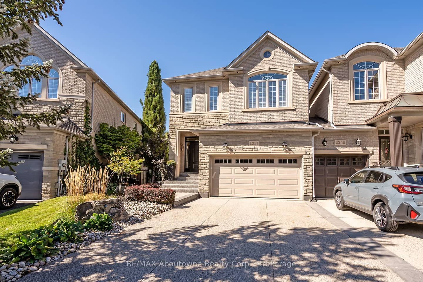2351 Woodfield Road, Oakville, ON L6H 6Y6