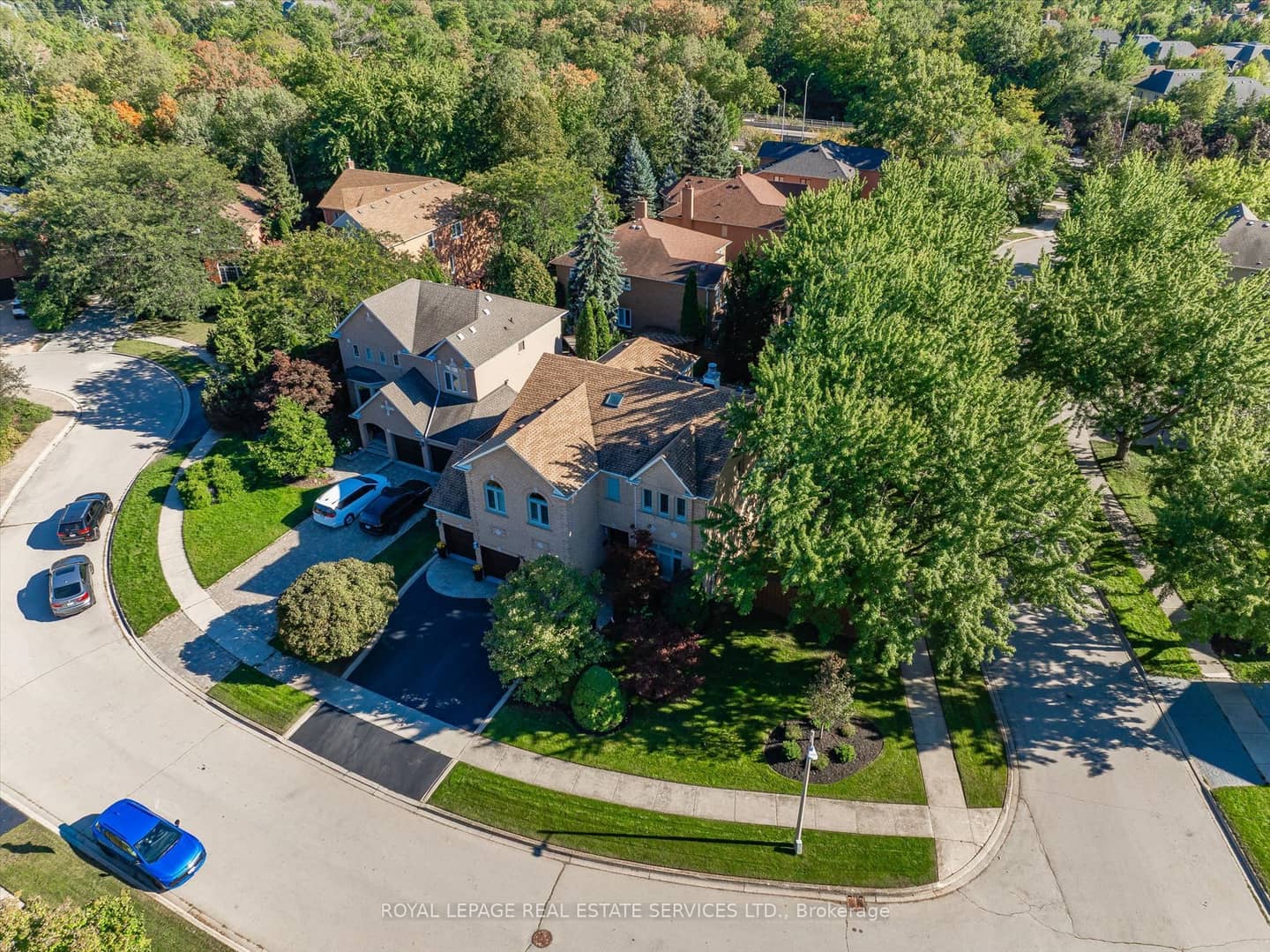 340 Oakridge Court, Oakville, ON L6H 5T9