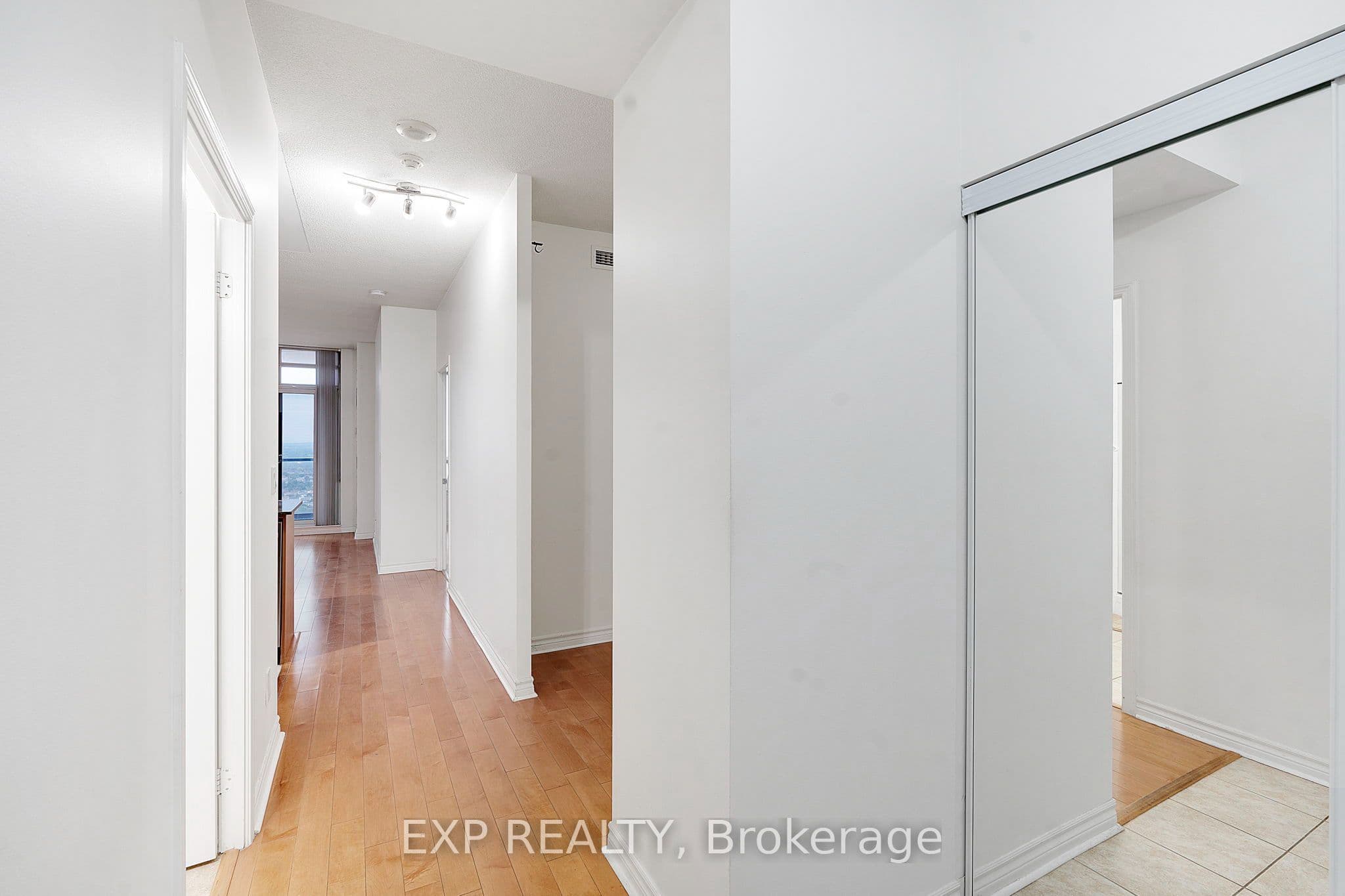 388 Prince Of Wales Drive 3003, Mississauga, ON L5B 0A1