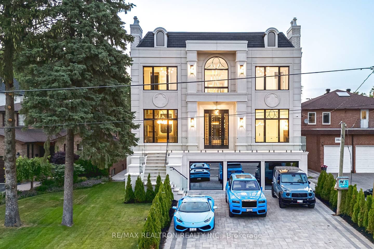 28 Scott Drive, Richmond Hill, ON L4C 6V6