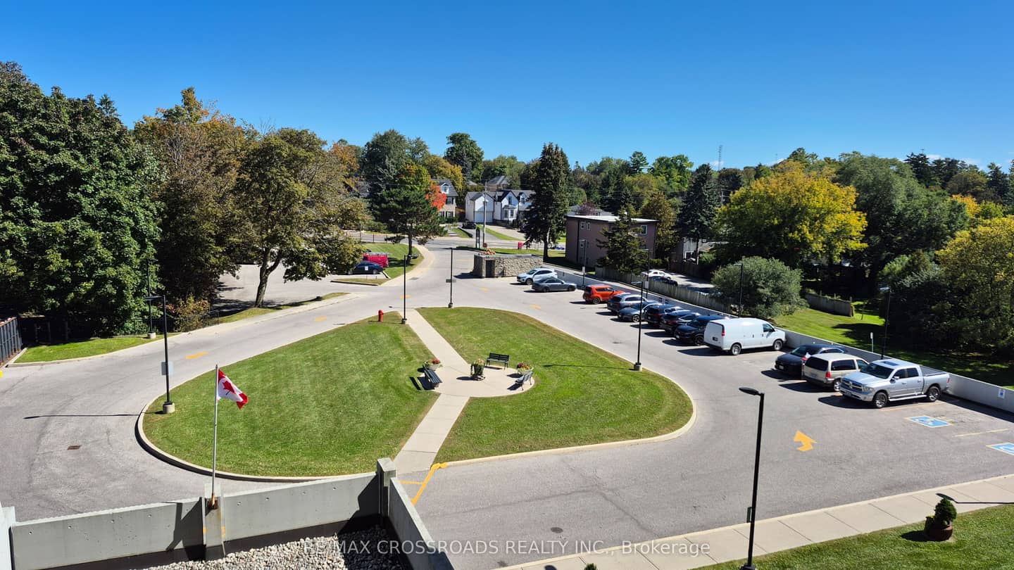 92 Church Street S 406, Ajax, ON L1S 6B4