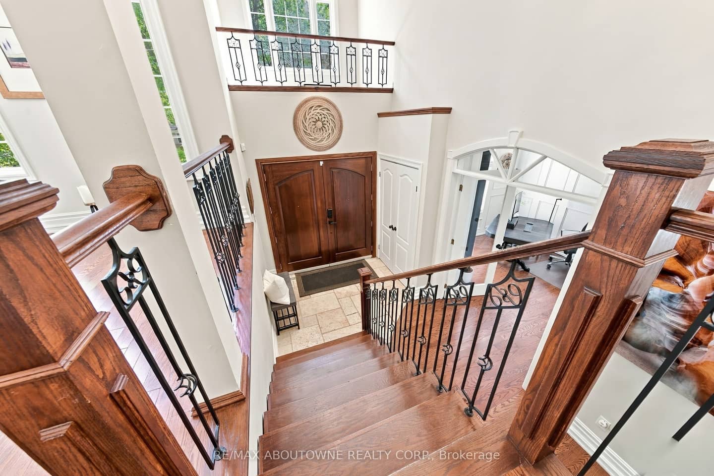 3021 Woodland Park Drive, Burlington, ON L7N 1K8