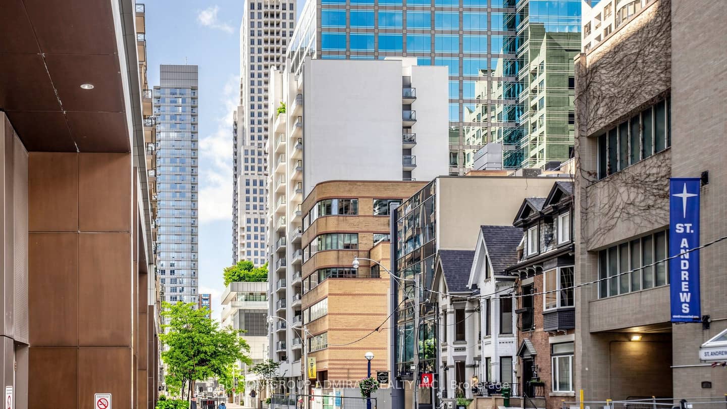 30 Hayden Street 701, Toronto, ON M4Y 3B8