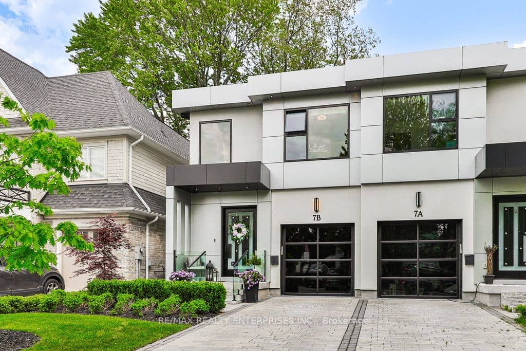 7B Iroquois Avenue, Mississauga, ON L5G 1M7