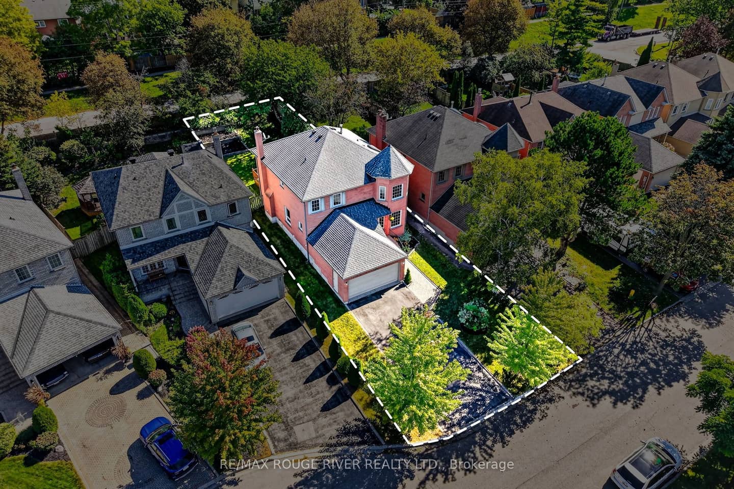1211 Engel Court, Pickering, ON L1W 3W3
