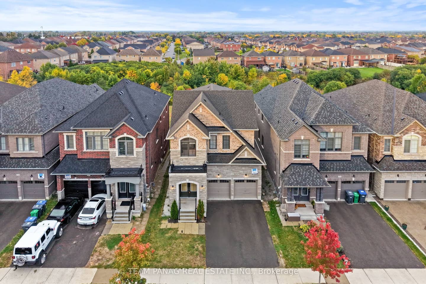 43 Rainbrook Close, Brampton, ON L6R 0Y9