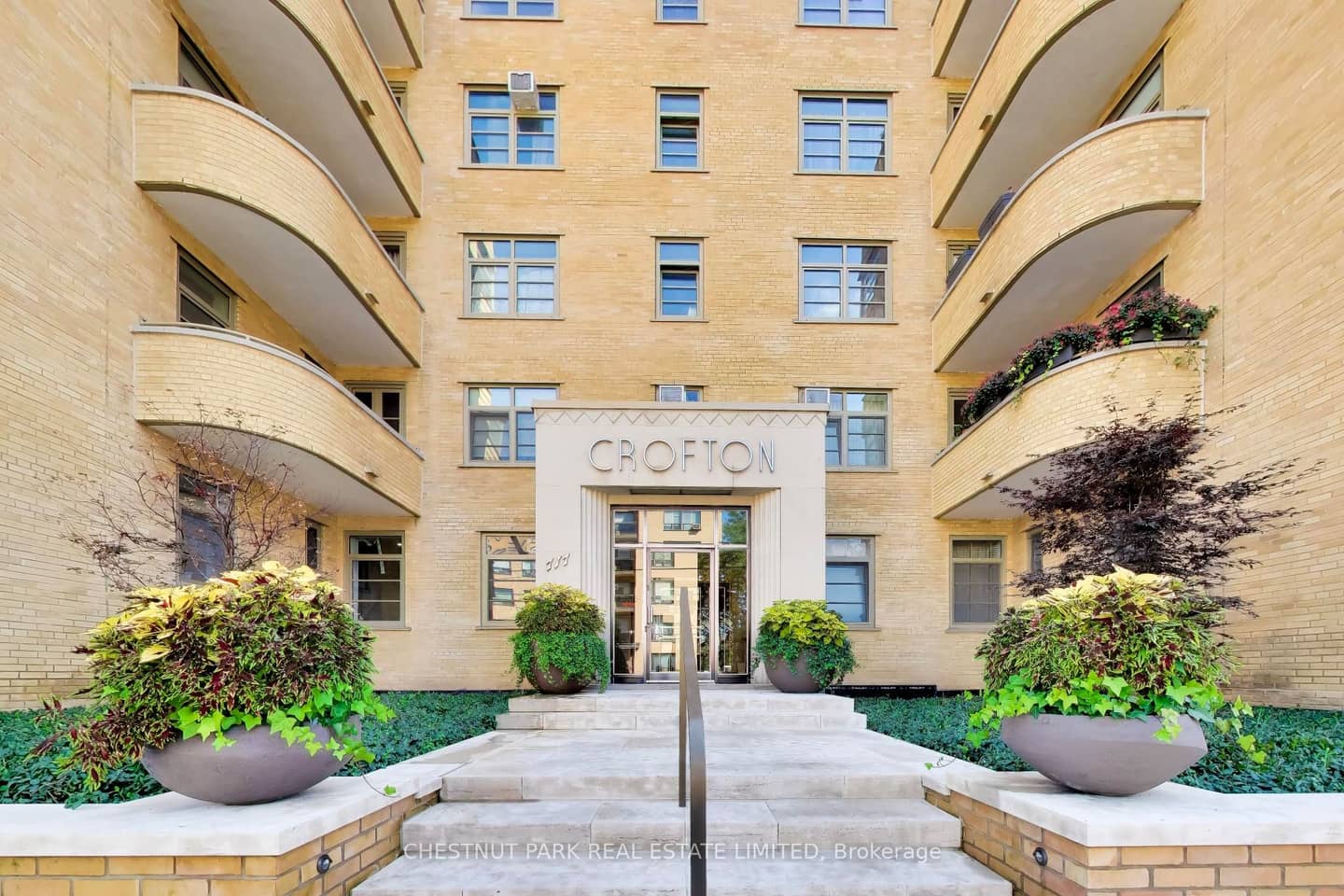 717 Eglinton Avenue W 103, Toronto, ON M5N 1C9