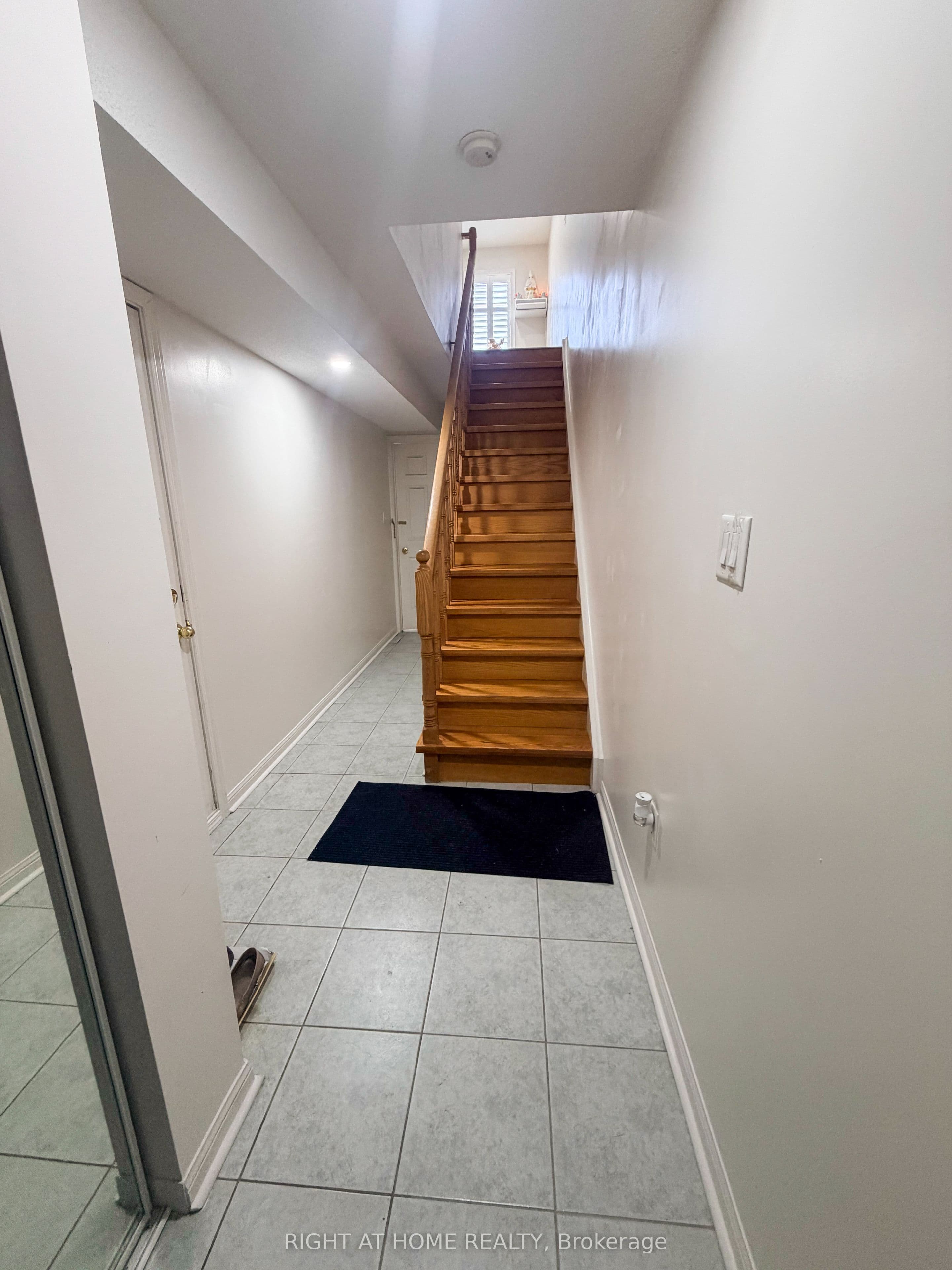 1525 South Parade Court 28, Mississauga, ON L5M 6E9