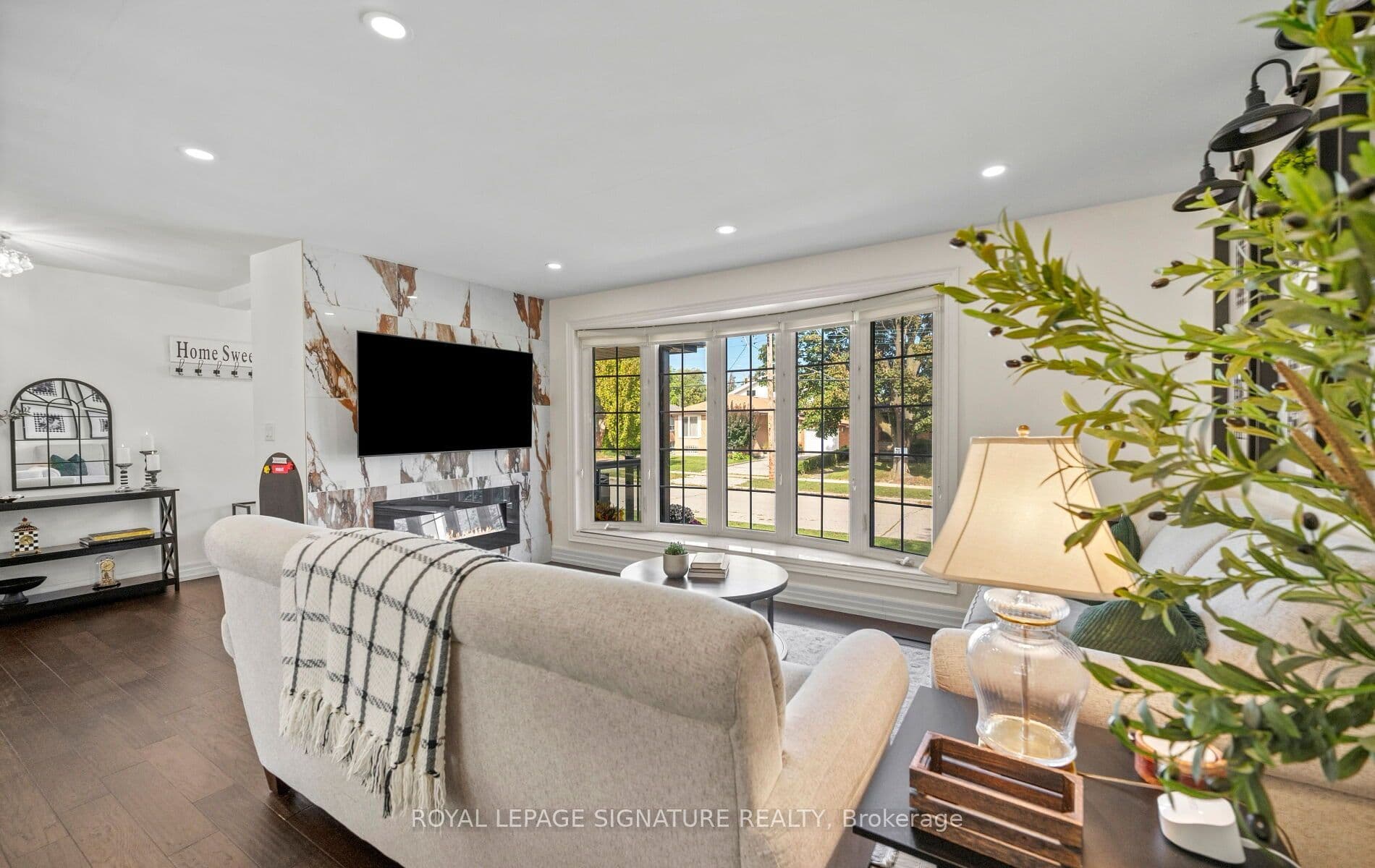 57 Sabrina Drive, Toronto, ON M9R 2J8