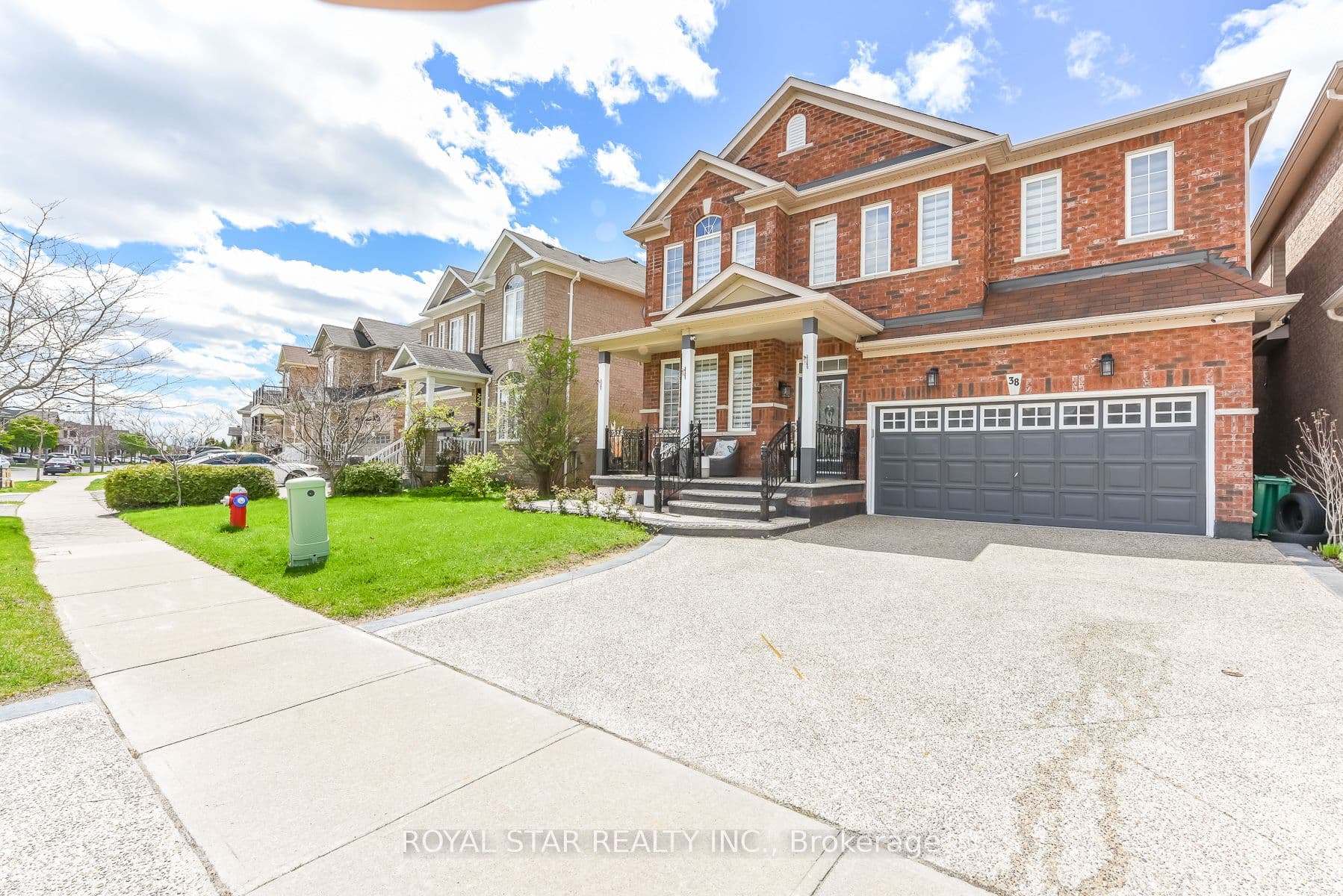 38 Robitaille Drive, Brampton, ON L6R 0H6