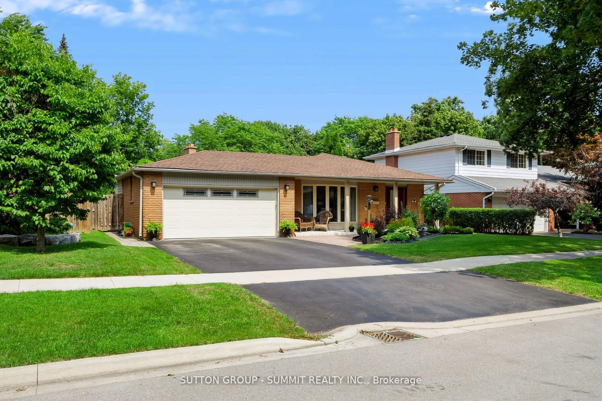 659 Cherrywood Drive, Burlington, ON L7T 3W9