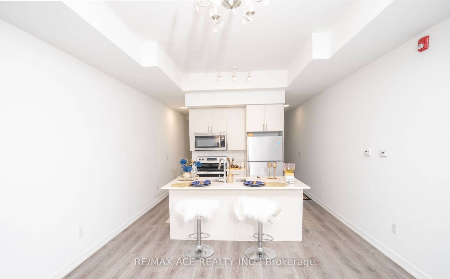 3686 St Clair Avenue E 105, Toronto, ON M1M 0E4