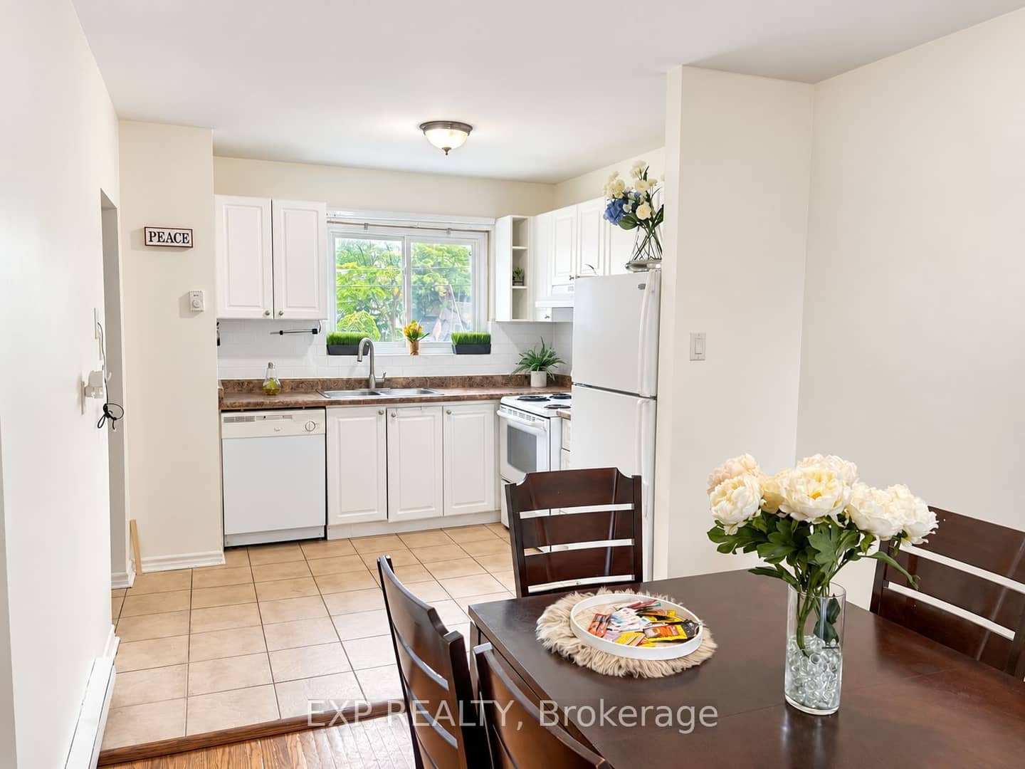 55 Godstone Road 111, Toronto, ON M2J 3C8