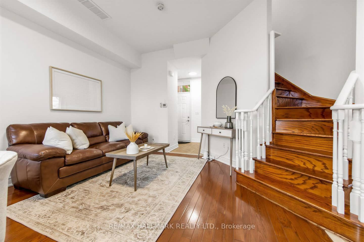 34 Fairhead Mews, Toronto, ON M4E 3Y4