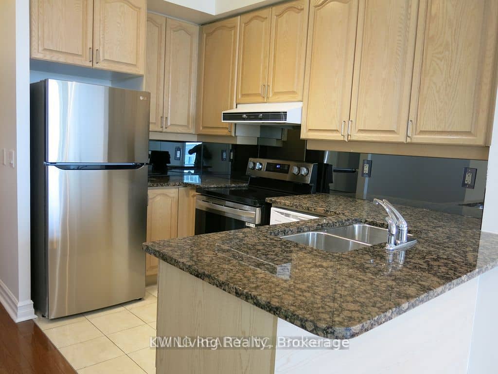 33 Elm Drive W 2806, Mississauga, ON L5B 4M2