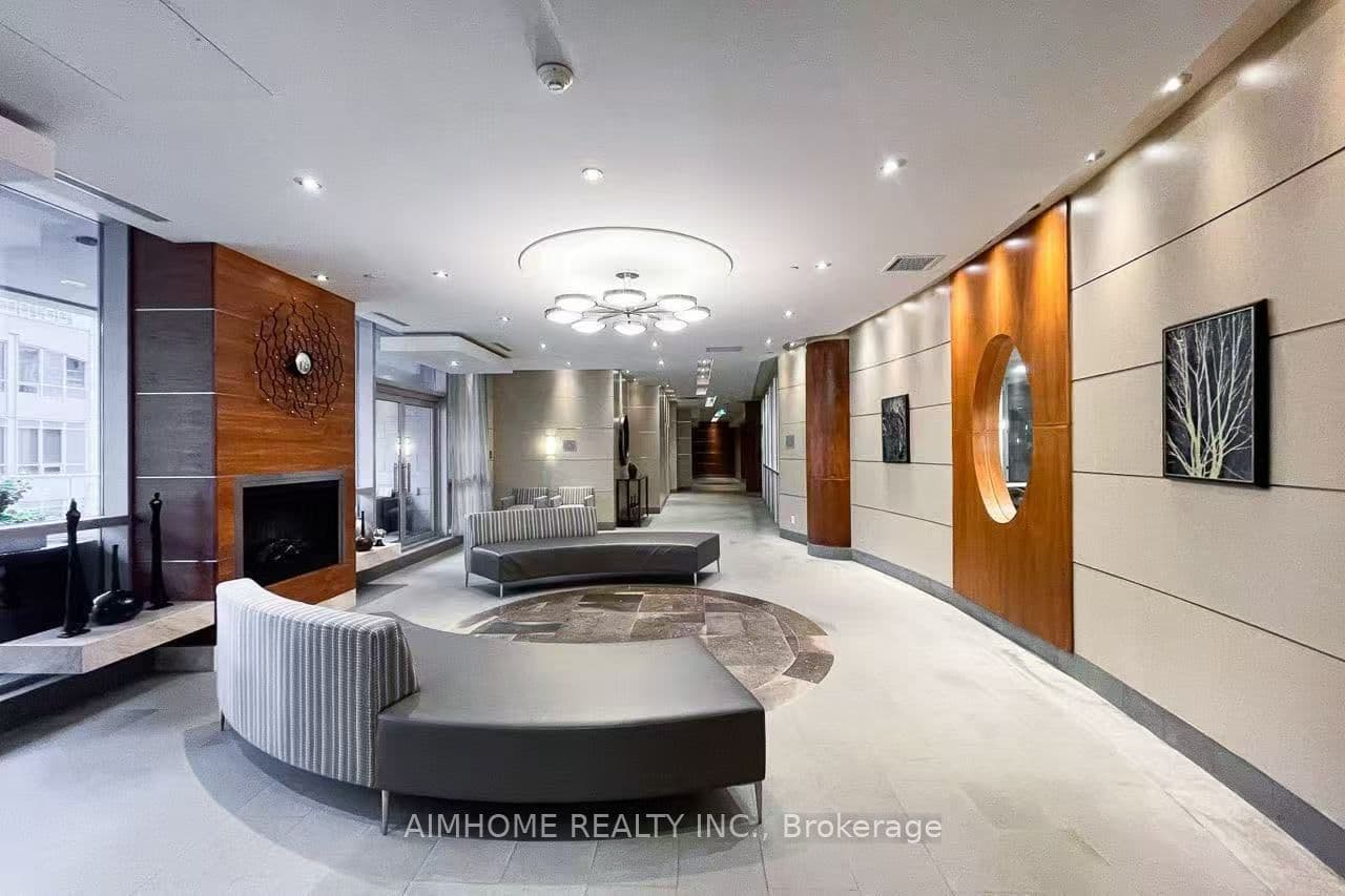 761 bay Street 2313, Toronto, ON M5G 2R2