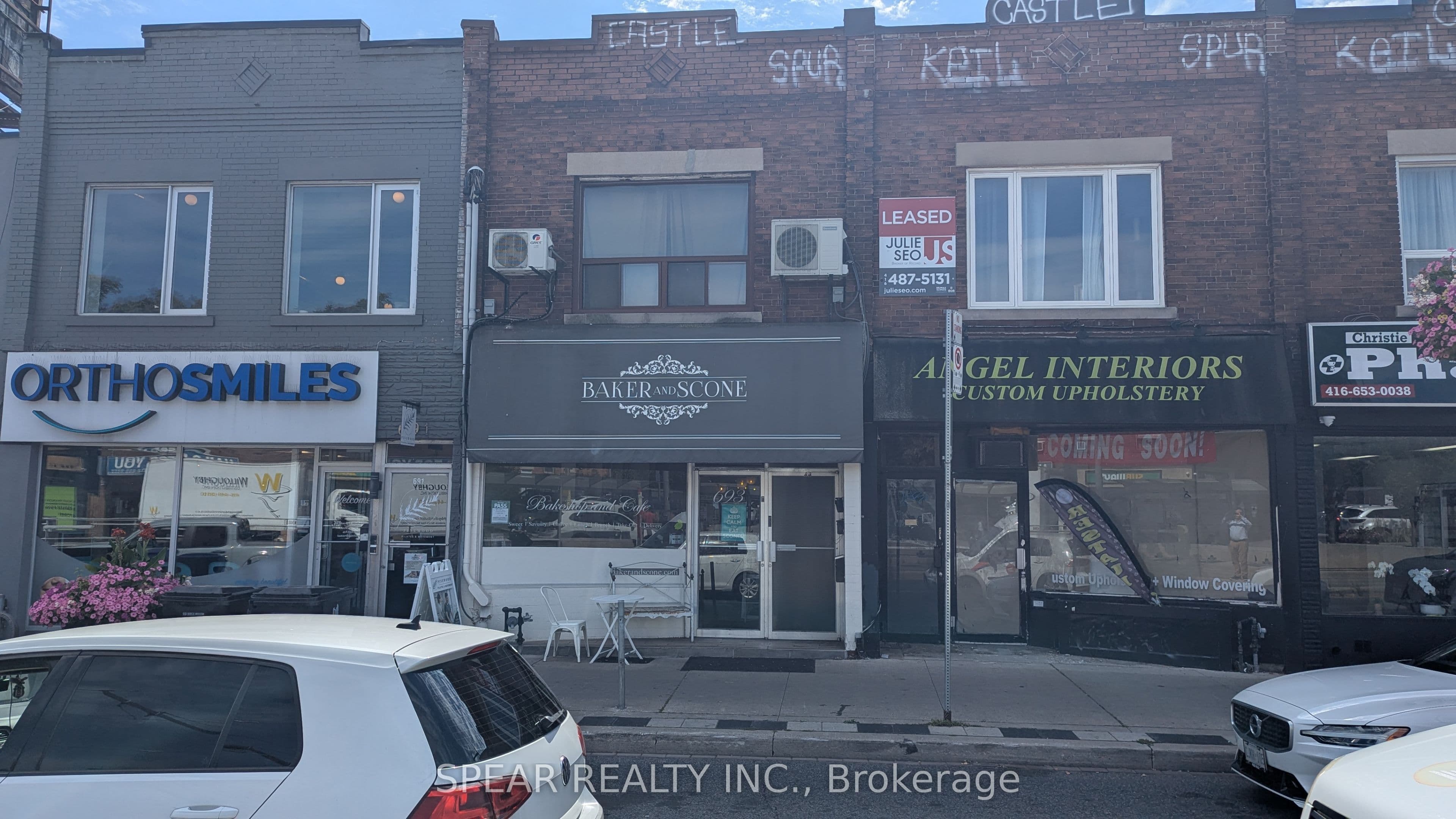 693 St Clair Avenue W, Toronto, ON M6C 1B2
